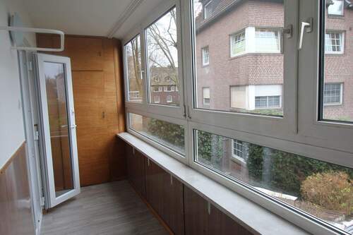 erster verglaster Balkon - 