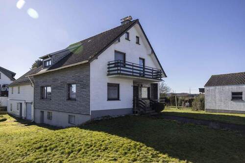 Frontansicht - 6 Zimmer Einfamilienhaus zum Kaufen in Hellenthal