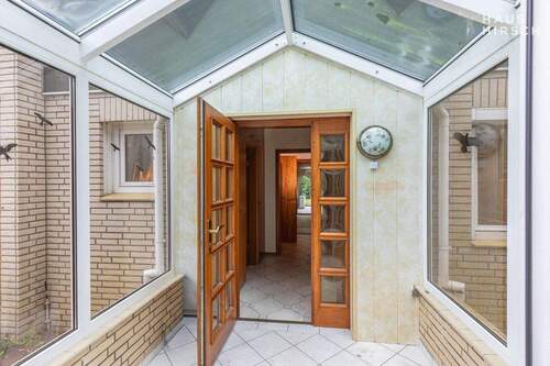 Windfang / Flur - 4 Zimmer Reihenendhaus in Stuhr