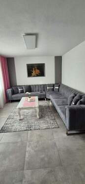 Bild 1 - Modernisierte 4,5-Zimmer-Wohnung (103 m²) mit Balkon, Garage & zusätzlichem 18 m² Homeoffice-Raum