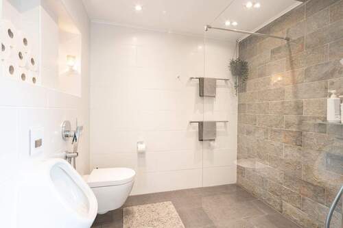 OG Bad mit Dusche (2).jpeg - 