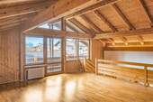 Galerie im Obergeschoss. Vielseitig nutzbar. - 