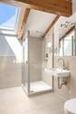 Duschbad mit Tageslicht. - 