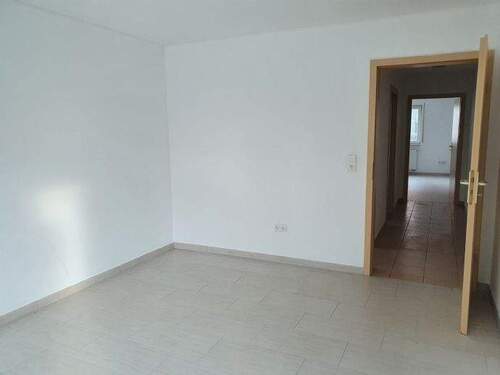 EG rechts Kind Flur - Etagenwohnung mit 89,20 m&sup2; in Haundorf zur Miete