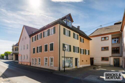 Hausansicht Haupteingang vorne - Charmantes Mehrfamilien Haus im Herzen von Kenzingen