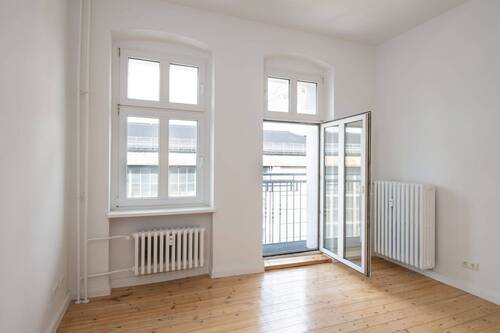 Zimmer 1 - 2 Zimmer Etagenwohnung zum Kaufen in Berlin