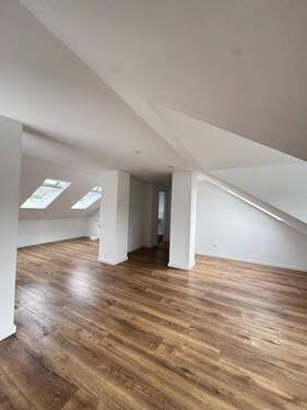 Wohnen/Schlafen - Charmante 1,5-Zimmer-Wohnung in Augsburg – zentrale Lage!
