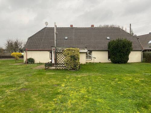 Rückansicht - 4 Zimmer Bauernhaus, Landhaus in Knorrendorf