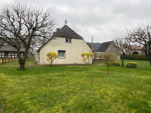 Giebel - Bauernhaus, Landhaus mit 109,00 m² in Knorrendorf zum Kaufen