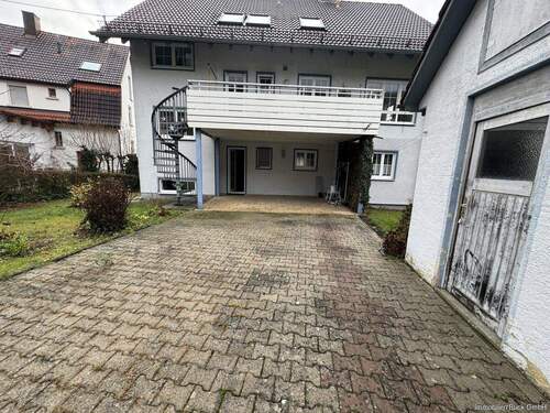 Hausansicht - Gemütliche -2,5 Zimmer-Wohnung im EG sucht neuen Mieter