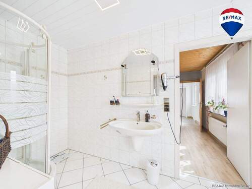 REMAX Immobilien DeLux Haus in Losheim am See - Britten zu verkaufen - 