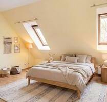 Bahnhofsnah! 2019 sanierte Dachgeschoss-Wohnung: Einbauküche, modernes Bad, Keller in Schöneweide - Berlin Niederschöneweide