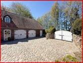 Auffahrt - Einfamilienhaus mit 287,00 m&sup2; in Tolk zum Kaufen