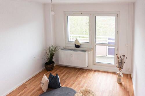 Wohnzimmer Vergleichswohnung - 2 Zimmer Etagenwohnung zur Miete in Chemnitz