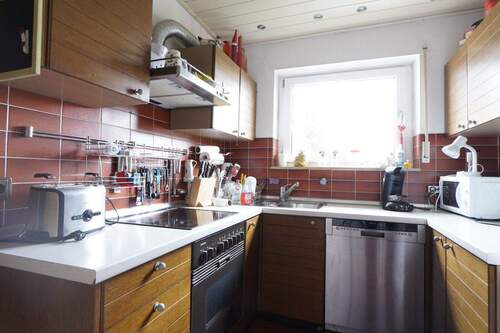 Einbauküche - 7 Zimmer Einfamilienhaus in Warthausen