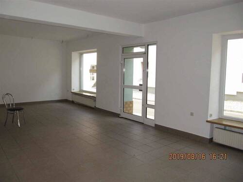 Gewerberaum mit Schaufenster - 2 Zimmer Büro zur Miete in Hainichen