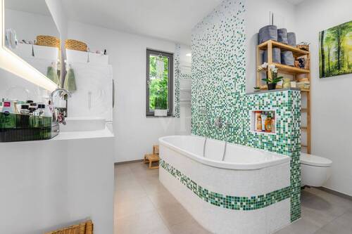 Badezimmer mit WC - 