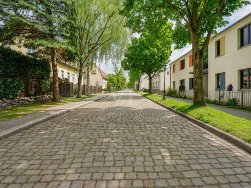 Straßenansicht - 