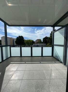 Balkon - **Besichtigung am 28.10. um 17 Uhr**2 Zimmer, Kochnische, Bad inkl. Balkon in ruhiger Lage