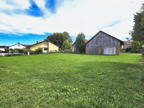 Ansicht N/W - unbebautes Grundstück (1643 qm) in bester Lage von WörthIsar