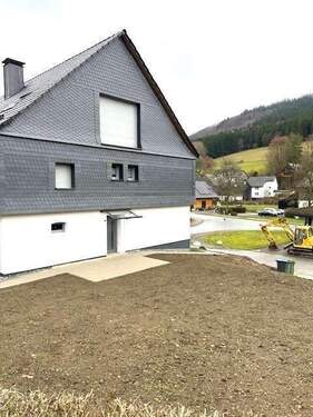 Hauseingang - Terrasse-1 - 2 Zimmer Etagenwohnung in Winterberg