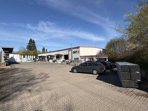 Ansicht Hauptzufahrt - RESERVIERT - Gewerbeimmobilie mit viel Potenzial in Minden