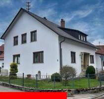 Wohnhaus mit Gewerbemöglichkeit und 4 Garagen in Wehingen