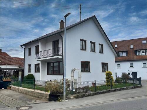 Außenansicht - 8 Zimmer Einfamilienhaus zum Kaufen in Wehingen
