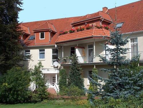 Eingang - Schöner wohnen unter dem Dach! - 370,00&nbsp;EUR Kaltmiete, ca.&nbsp; 52,70&nbsp;m&sup2;&nbsp;Wohnfl&auml;che