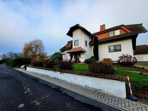 68818 - Exklusives Immobilienensemble mit zwei Häusern, großem Grundstück und Baurecht in Kefenrod