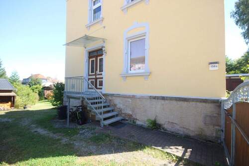 Hauseingang - Charmantes Mehrfamilienhaus mit großzügigem Grundstück in Pößneck