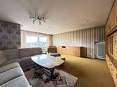 Großzügiges Wohnzimmer - 