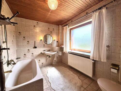 Badezimmer EG Bild 1 - 