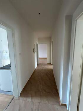 Flur_Eingangsbereich - 3 Zimmer Etagenwohnung zur Miete in Eisenach