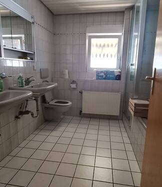 Badezimmer 1. OG.jpg - 