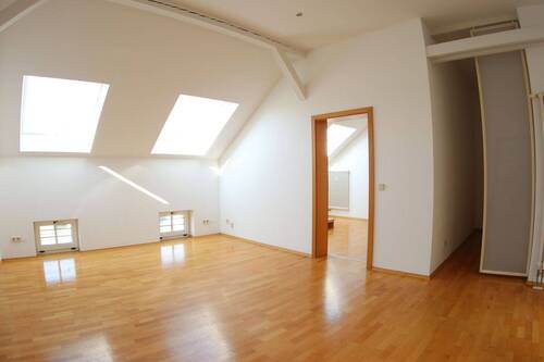 Bild 1 - Dachgeschosswohnung mit Panoramablick und großer Terrasse im Herzen Leipzigs