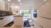 Küche Wohnung links - 