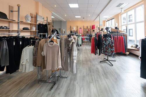 großzügiger Ladeneingangsbereich - 