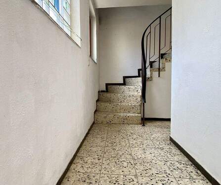 EG - Eingangsbereich ... - Mehrfamilienhaus, Wohnhaus mit 204,00 m² in Mundelsheim zum Kaufen