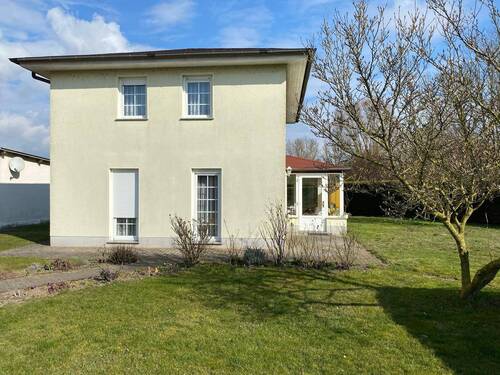 Giebel - Einfamilienhaus mit 95,00 m² in Malchin zum Kaufen