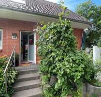 5 Zimmer plus Doppelhaushälfte mit EBK, Kamin, Fußbodenheizung in Hamburg Hausbruch Waldseite