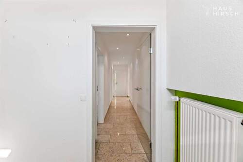 Flur/ Eingang Einlieger Whg. - 