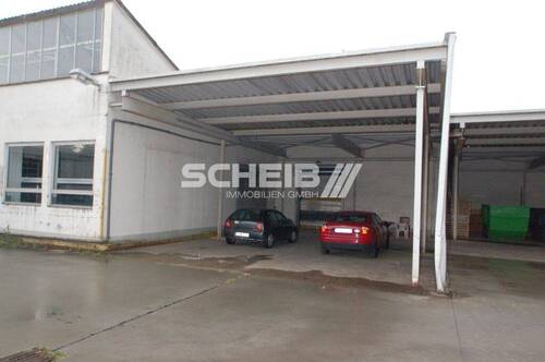 überdachte Anlieferung - 