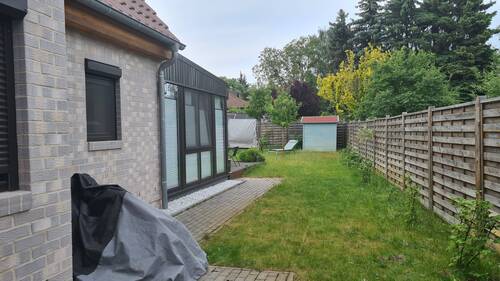 Seitenansicht des Hauses - Mehrfamilienhaus, Wohnhaus mit 139,00 m&sup2; in Rangsdorf zum Kaufen