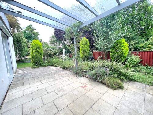 Blick auf Terrasse - Etagenwohnung mit 145,00 m² in Karlsruhe / Grötzingen zur Miete