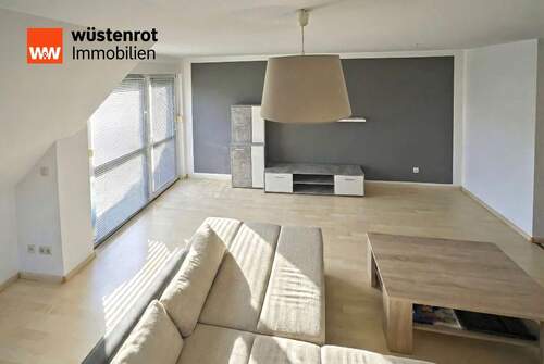 Wohnzimmer - 2 Zimmer Etagenwohnung in Weißenfels