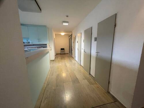 ... und weiter in die Behandlungsräume - 6 Zimmer Büro in Achern