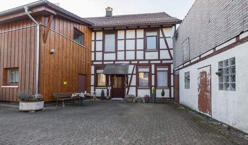 Eingangsbereich Nr. 2, Hof & Schuppen - 