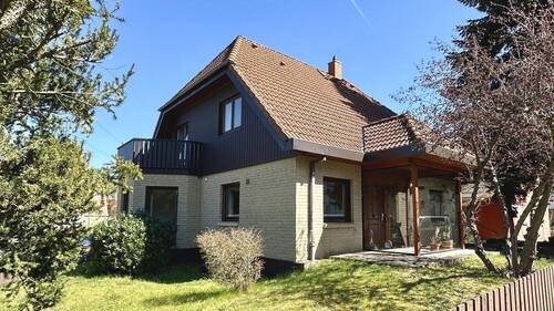 Straßenansicht - Freistehendes Einfamilienhaus in Dresden