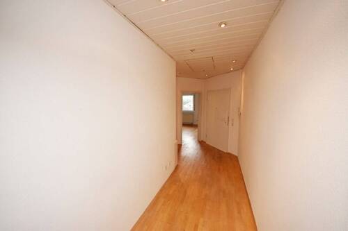 Flur mit Dachbodenzugang - 